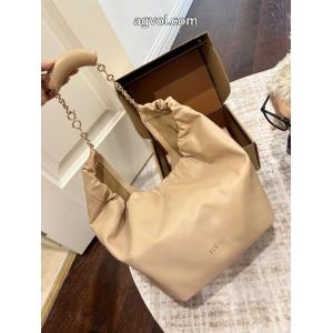人気急上昇中唯一無二の存在激安 ブランド 通販LOEWEバッグ