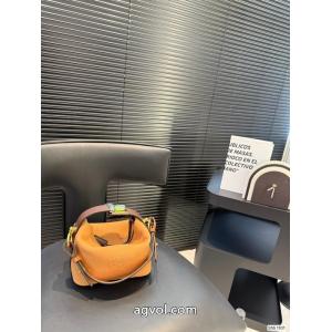 バッグブランド 通販LOEWE上品な落ち感ある北欧ブランド