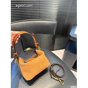 バッグブランド 通販LOEWE上品な落ち感ある北欧ブランド
