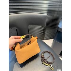 バッグブランド 通販LOEWE上品な落ち感ある北欧ブランド