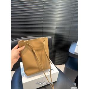 今季大人気のデザイン完売必須ブランド コピー s 級LOEWEバッグ
