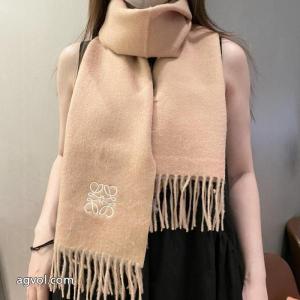 マフラーLOEWE通販限定商品 存在感を発揮する 素敵 スーパー コピー 安心