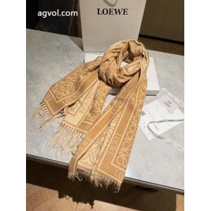 ブランド 激安著名人も愛用した 新作 秋冬人気品LOEWEマフラー