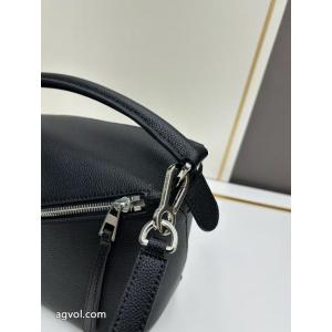 包包最安価格新品 セールで入手! 人気の秋冬新作再登場LOEWEブランド 品 激安 通販.