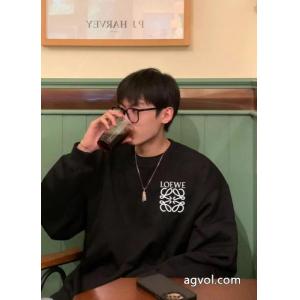 大胆なスリット上品 評価の高い 雑誌掲載アイテム LOEWEパーカースーパー コピー メンズ