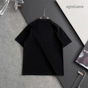 ブランド 偽物 通販ロエベクラシカルな雰囲気 絶対欲しい 激安新作Tシャツ