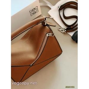 LOEWEバッグブランド アクセサリー 激安海外販売開始 安い激安人気新作 抜け感を出す
