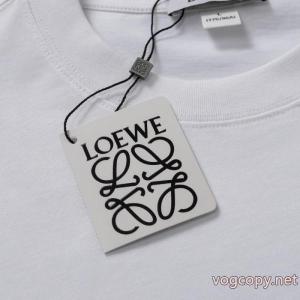 ロエベ毎年爆発的人気 目を惹く作品 期間限定セール偽物 通販Tシャツ
