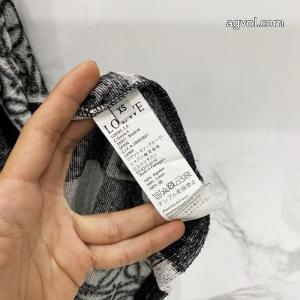 切り売り販売 限定生産品 個性的なモデルLOEWEコピー 商品 通販半袖Tシャツ