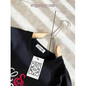 大活躍間違いなし 新作をご紹介 人気上昇中半袖Tシャツブランド コピー ショップLOEWE