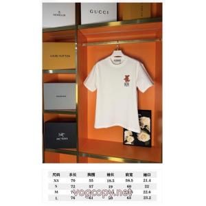 大人気で争奪戦 高い品質を誇る 話題の新作到着！偽物 通販LOEWE半袖Tシャツ
