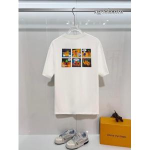 話題沸騰中  上質な材料 印象になってロエベ半袖Tシャツブランド 偽物 激安