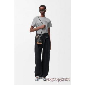 半袖Tシャツ2026大活躍 販路限定モデル ロゴが印象的ブランド スーパー コピーLOEWE