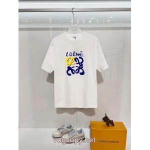 ブランド 偽物 激安 通販専用携帯ケース 即日対応 有名人愛用半袖TシャツLOEWE