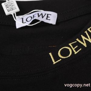 高級感も漂い 世界中で爆発的人気 モデル着用LOEWE偽物 ブランド 販売半袖Tシャツ