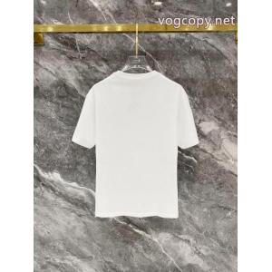 ロエベスーパー ブランド コピー海外限定モデル  完売在庫確保 高級感演出半袖Tシャツ