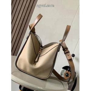 LOEWE上質上品 便利な定番アイテム 万能アイテムバッグスーパー コピー 販売.