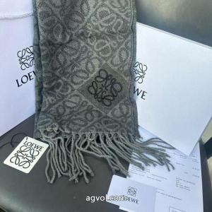 LOEWE素材感に注目 魅力をプラス 限定デザインマフラー通販 ブランド