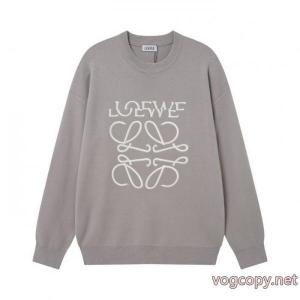 洗練された雰囲気 ギフト用最適 定番カラーセーターLOEWEブランド 激安