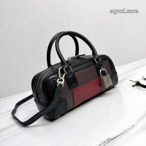ブランド 偽物 通販最高品質かつ最安値 冬に絶対使える限定的 日本未入荷バッグロエベ.