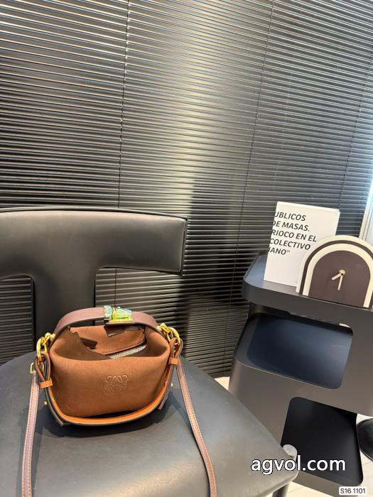 バッグブランド 通販LOEWE上品な落ち感ある北欧ブランド 5 