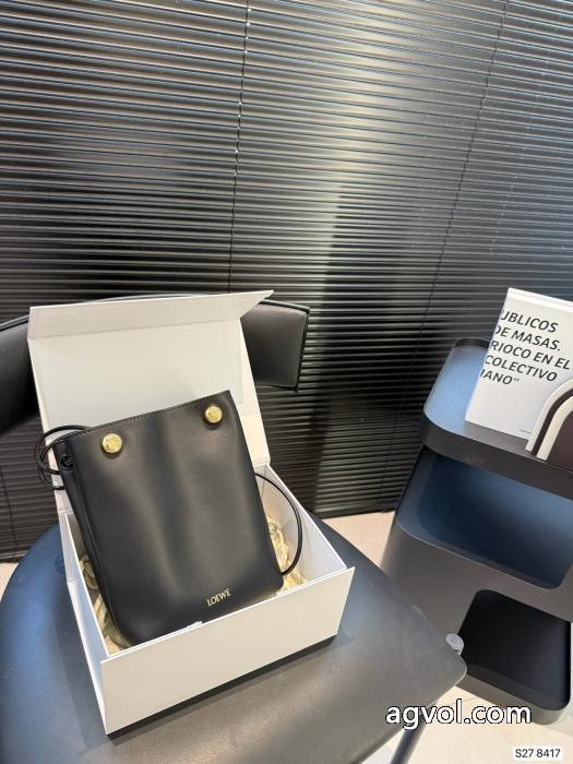 今季大人気のデザイン完売必須ブランド コピー s 級LOEWEバッグ 4