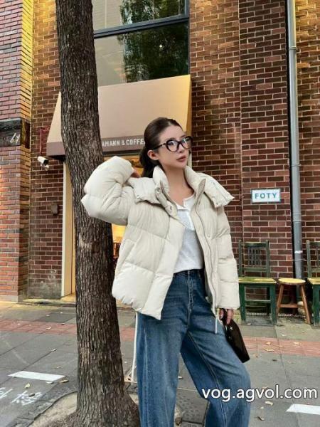 旬の気分を絶妙にファッション感が急上昇！ダウンジャケットLOEWEスーパー ブランド コピー 0 