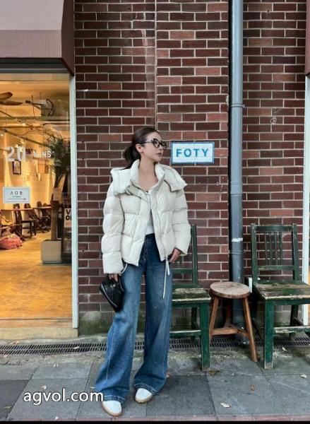 旬の気分を絶妙にファッション感が急上昇！ダウンジャケットLOEWEスーパー ブランド コピー 5 