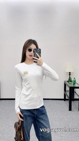 ブランド コピー 専門抜け感を出す秋冬の新作ロエベ長袖Tシャツ 0