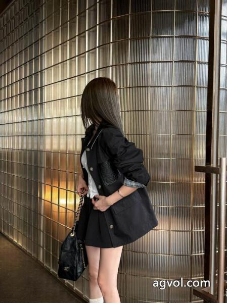 Loeweカスタムアルファベットロゴポケットスエードパッチワークゆったりカジュアルコート 4