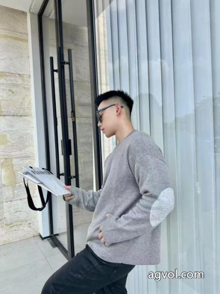 特別人気感謝SALE 25新品*最安値保証 VIPセールで破格ブランド 激安LOEWEセーター 4