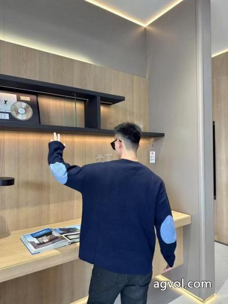 特別人気感謝SALE 25新品*最安値保証 VIPセールで破格ブランド 激安LOEWEセーター 6