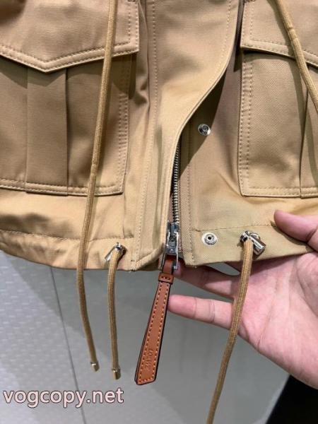 高評価の人気品 上品カジュアルな雰囲気に 多色使いが魅力のブランド 品 スーパー コピージャケットLOEWE 3