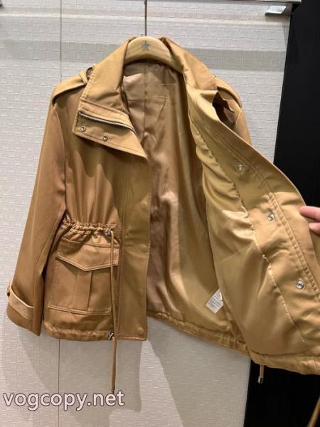 高評価の人気品 上品カジュアルな雰囲気に 多色使いが魅力のブランド 品 スーパー コピージャケットLOEWE 4
