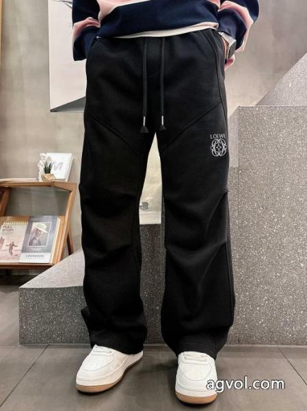 偽 ブランド限定入荷 爽快感が絶妙にマッチ SALE多色ロエベスラックス 1