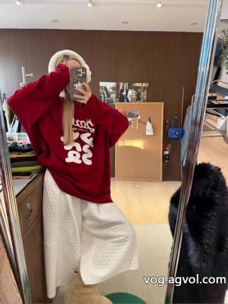 ブランド 通販店ロエベ長袖Tシャツ格好いい 速達EMS便 話題沸騰 0 