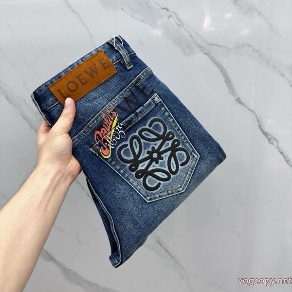 LOEWE格好良い人気定番 個性的な素材感も魅力 格安海外人気アイテムブランド コピー 専門店ジーンズ 0