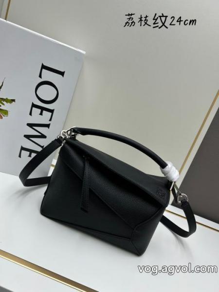 包包最安価格新品 セールで入手! 人気の秋冬新作再登場LOEWEブランド 品 激安 通販. 0