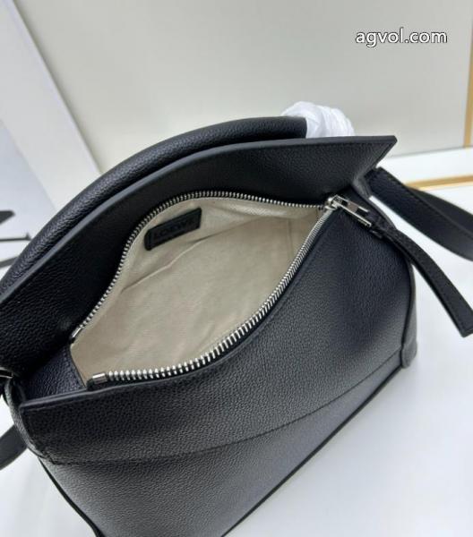 包包最安価格新品 セールで入手! 人気の秋冬新作再登場LOEWEブランド 品 激安 通販. 5
