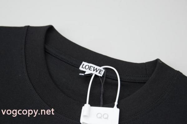 偽 ブランド着心地の良い 爆発的人気 超お目立ちTシャツLOEWE 1
