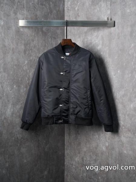 綿入れのコートロエベコピー 品 ブランドとってもお洒落 SS26極上発売 オフスタイル！ 0 