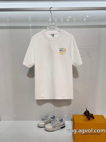 LOEWEスーパー コピー高級感の漂う逸品 2026年秋冬のトレンド 上品上質半袖Tシャツ 0 