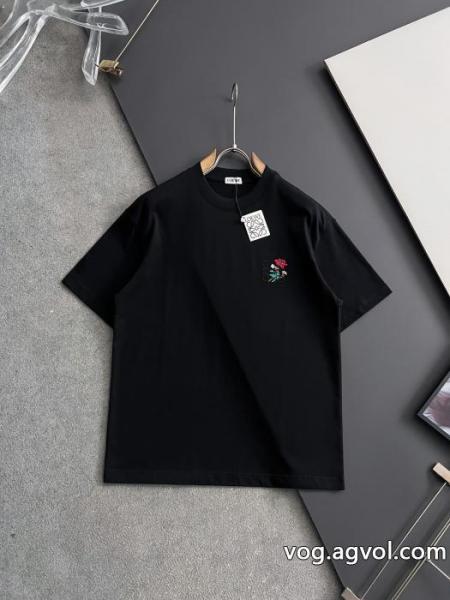 ブランド 偽物 通販ロエベクラシカルな雰囲気 絶対欲しい 激安新作Tシャツ 0
