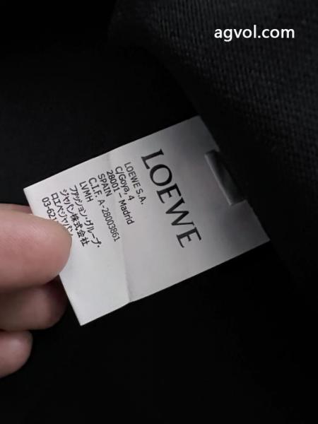 ブランド 偽物 通販ロエベクラシカルな雰囲気 絶対欲しい 激安新作Tシャツ 2