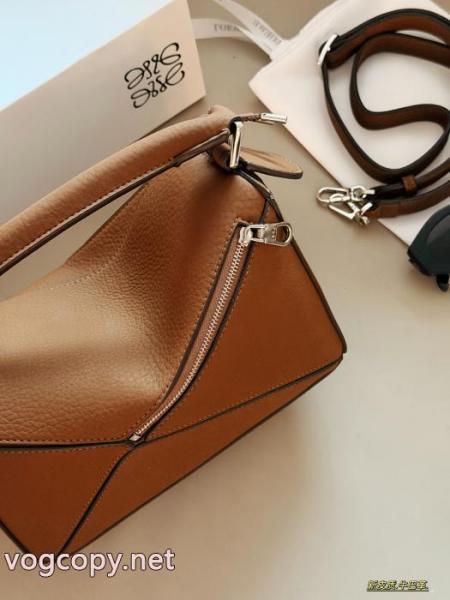 LOEWEバッグブランド アクセサリー 激安海外販売開始 安い激安人気新作 抜け感を出す 1