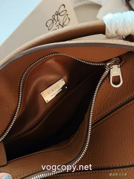 LOEWEバッグブランド アクセサリー 激安海外販売開始 安い激安人気新作 抜け感を出す 2