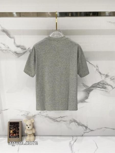 ブランド コピー 専門店LOEWE人気限定品 定番人気アイテムセール 秋冬人気が爆発Tシャツ 5 