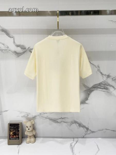 ロエベTシャツコピー ブランド 販売カラバリ豊富 爆買いお得 清潔感で洗練され 5 