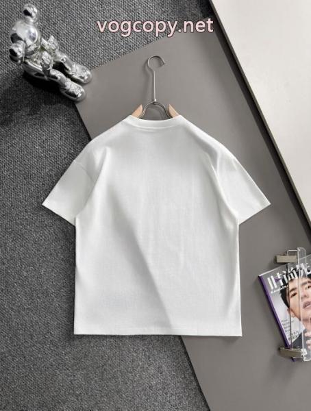 人気商品登場 人気ブランド 使い勝手のいいLOEWE半袖Tシャツコピー 通販 5 