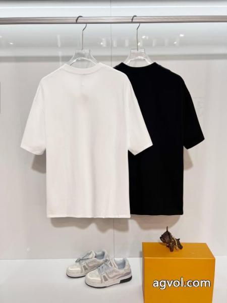 ロエベブランド 偽物 激安魅力的な 落ち着きある 上品スタイル半袖Tシャツ 5